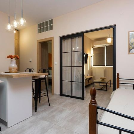 3C'S Apartment Thess :Central, Cosy & Convenient テッサロニキ エクステリア 写真