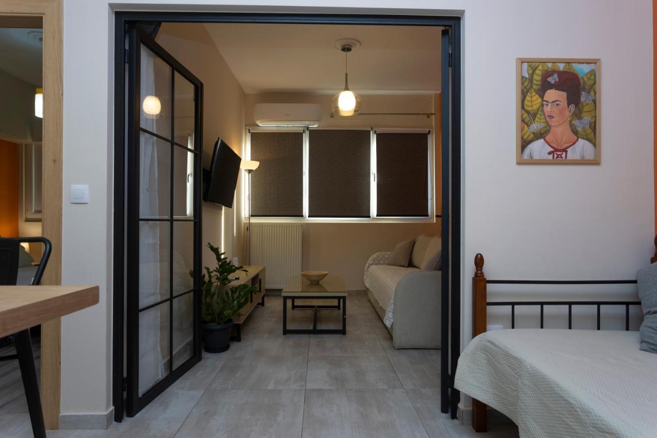 3C'S Apartment Thess :Central, Cosy & Convenient テッサロニキ エクステリア 写真
