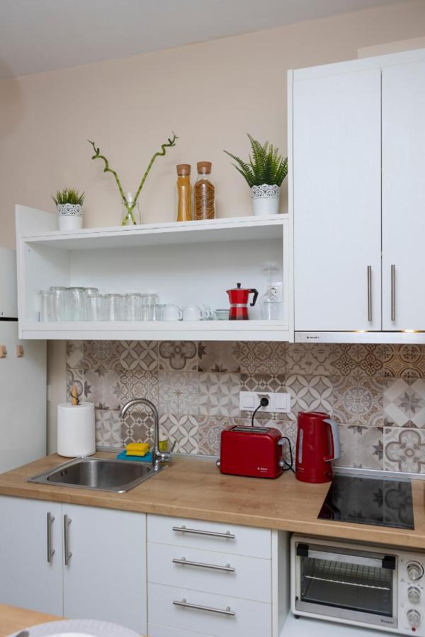 3C'S Apartment Thess :Central, Cosy & Convenient テッサロニキ エクステリア 写真