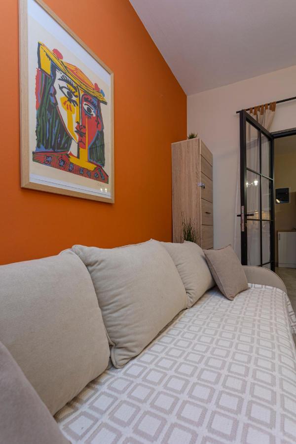 3C'S Apartment Thess :Central, Cosy & Convenient テッサロニキ エクステリア 写真